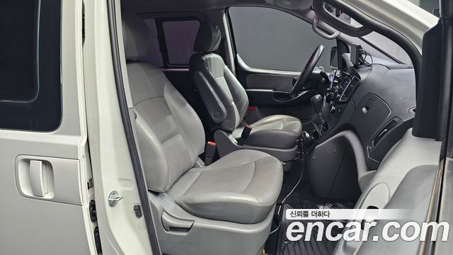 Hyundai Grand Starex 5-Seater VAN Smart 2017 — фото 12