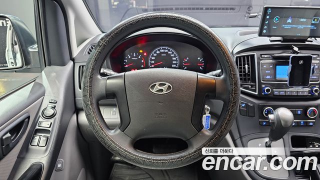 Hyundai Grand Starex 5-Seater VAN Smart 2017 — фото 13