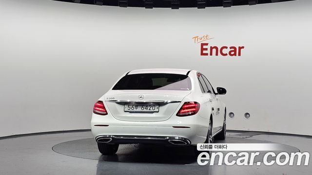 Mercedes-Benz E-Class (W213) E300 Avantgarde 2019 — фото 4