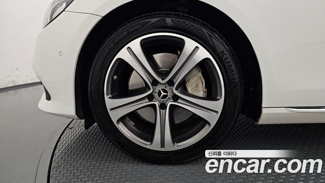 Mercedes-Benz E-Class (W213) E300 Avantgarde 2019 — фото 5