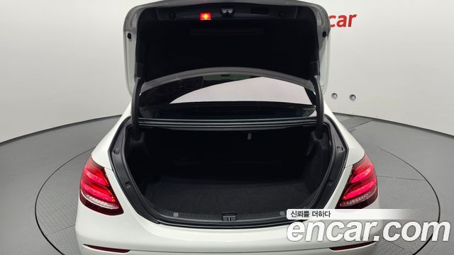 Mercedes-Benz E-Class (W213) E300 Avantgarde 2019 — фото 20