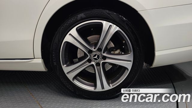 Mercedes-Benz E-Class (W213) E300 Avantgarde 2019 — фото 21