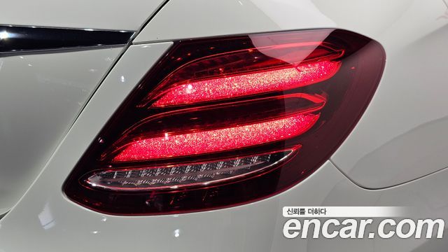 Mercedes-Benz E-Class (W213) E300 Avantgarde 2019 — фото 23