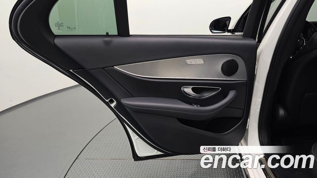 Mercedes-Benz E-Class (W213) E300 Avantgarde 2019 — фото 25