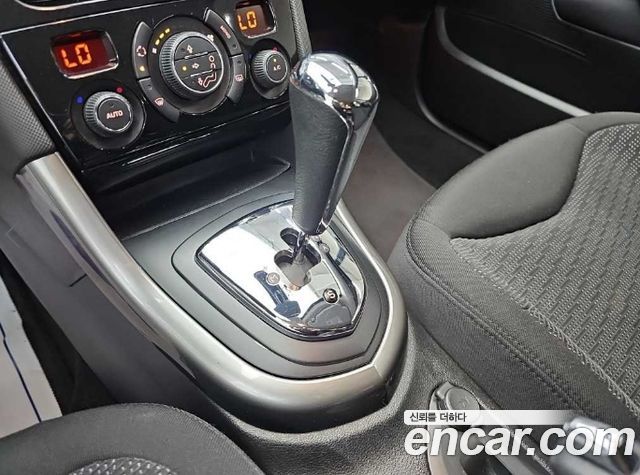 Peugeot 308 1.6 e-HDi MCP First Generation 2013 — фото 8