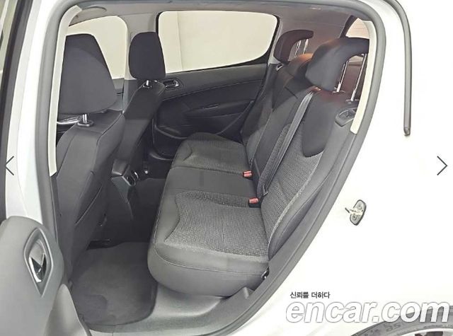 Peugeot 308 1.6 e-HDi MCP First Generation 2013 — фото 16