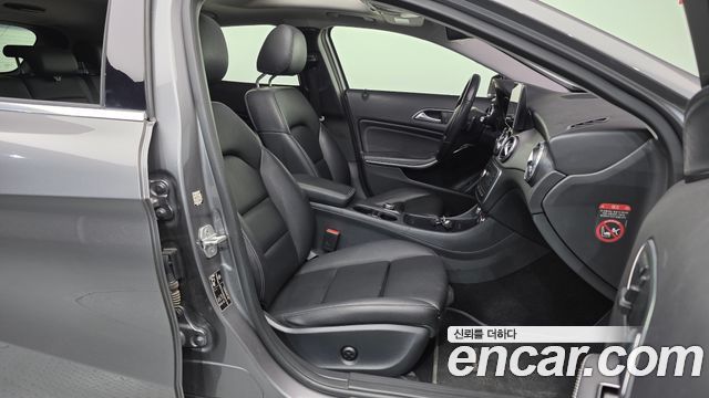Mercedes-Benz GLA-Class (X156) GLA200 d 4MATIC 2016 — фото 11