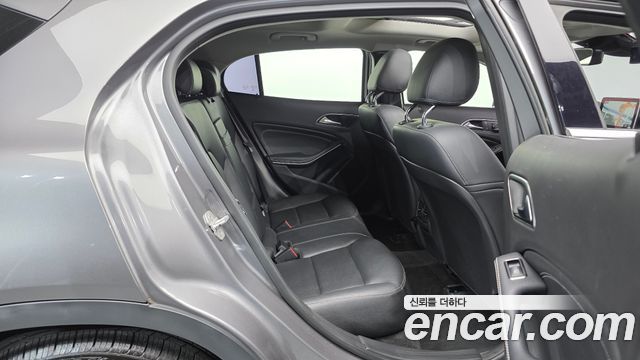 Mercedes-Benz GLA-Class (X156) GLA200 d 4MATIC 2016 — фото 12