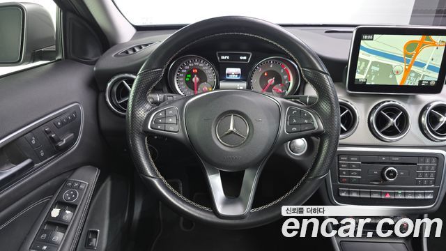 Mercedes-Benz GLA-Class (X156) GLA200 d 4MATIC 2016 — фото 13