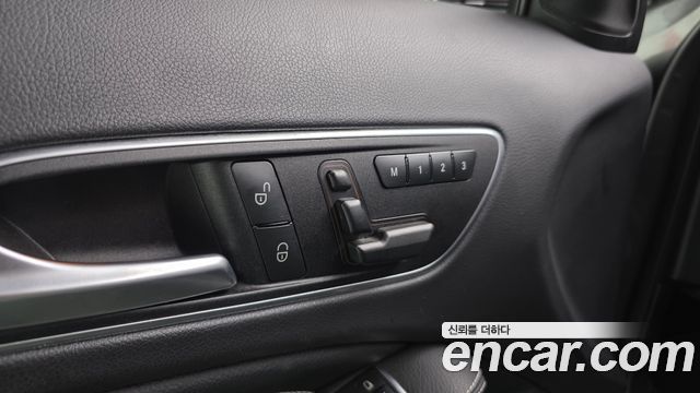 Mercedes-Benz GLA-Class (X156) GLA200 d 4MATIC 2016 — фото 19