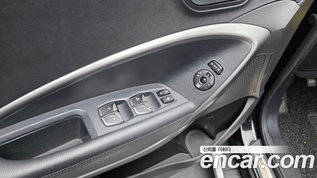 Hyundai Santa Fe (DM) Diesel(e-VGT) 2.0 2WD Premium 2013 — фото 18