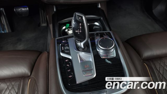 BMW 7 Series (G11) 745Le iPerformance M Sport 2022 — фото 9