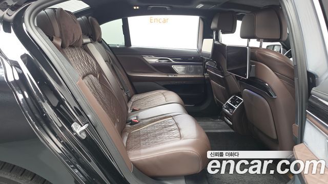 BMW 7 Series (G11) 745Le iPerformance M Sport 2022 — фото 11