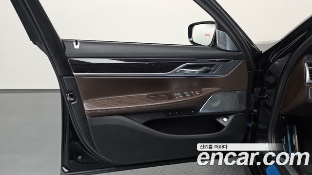 BMW 7 Series (G11) 745Le iPerformance M Sport 2022 — фото 24