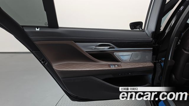 BMW 7 Series (G11) 745Le iPerformance M Sport 2022 — фото 25
