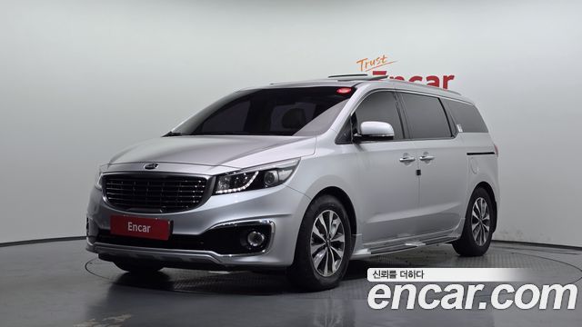 Kia Carnival 9-seater Luxury