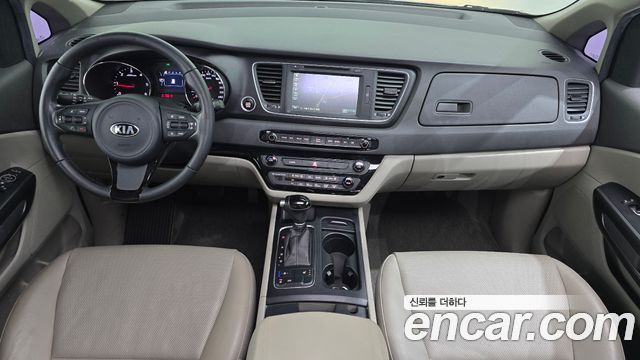 Kia Carnival 9-seater Luxury 2015 — фото 7