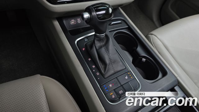 Kia Carnival 9-seater Luxury 2015 — фото 9