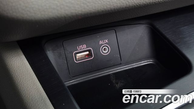 Kia Carnival 9-seater Luxury 2015 — фото 13