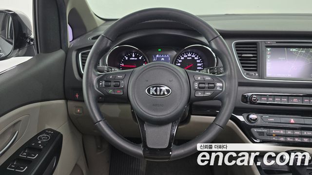 Kia Carnival 9-seater Luxury 2015 — фото 15