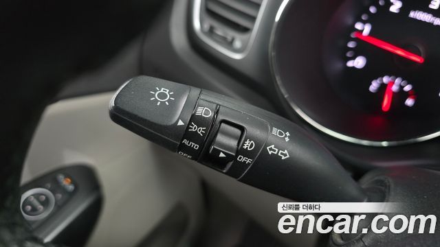 Kia Carnival 9-seater Luxury 2015 — фото 20