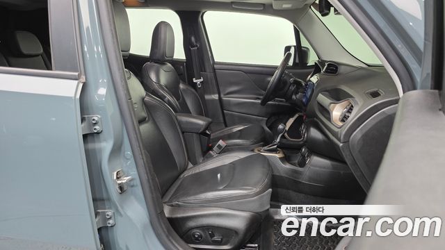 Jeep Renegade 2.0 Diesel Limited AWD 2015 — фото 11