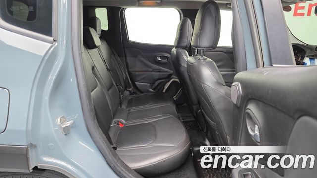 Jeep Renegade 2.0 Diesel Limited AWD 2015 — фото 12