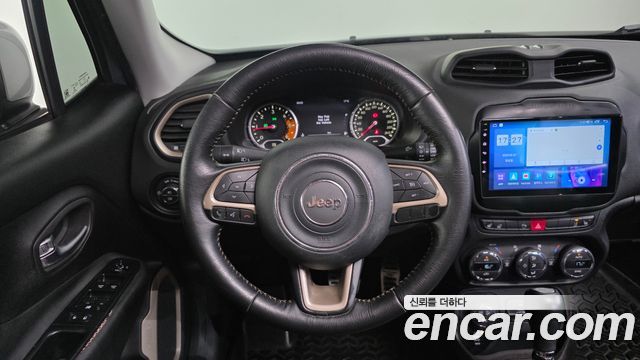 Jeep Renegade 2.0 Diesel Limited AWD 2015 — фото 13