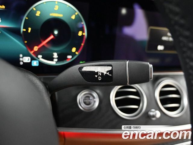 Mercedes-Benz E-Class (W213) E220d 4MATIC AMG Line 2021 — фото 9