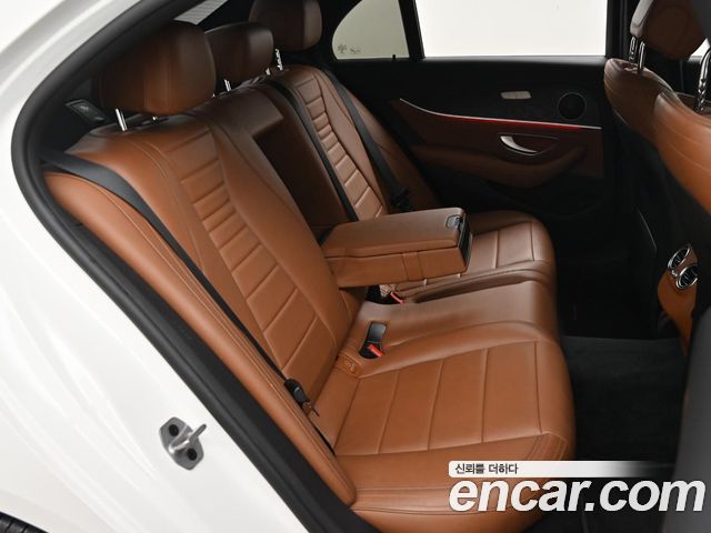 Mercedes-Benz E-Class (W213) E220d 4MATIC AMG Line 2021 — фото 16