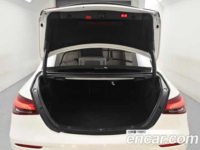 Mercedes-Benz E-Class (W213) E220d 4MATIC AMG Line 2021 — фото 23