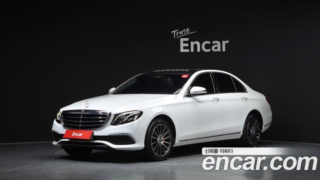 Mercedes-Benz E-Class (W213) E220d 4MATIC Exclusive 2019 — фото 1