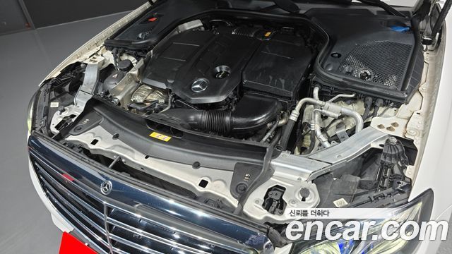 Mercedes-Benz E-Class (W213) E220d 4MATIC Exclusive 2019 — фото 6