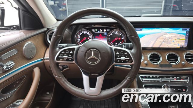 Mercedes-Benz E-Class (W213) E220d 4MATIC Exclusive 2019 — фото 13