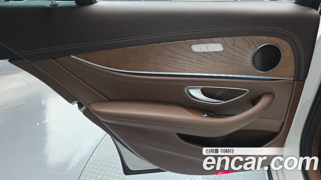Mercedes-Benz E-Class (W213) E220d 4MATIC Exclusive 2019 — фото 25