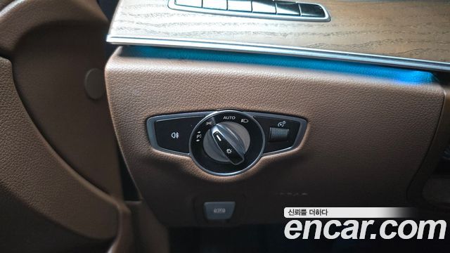 Mercedes-Benz E-Class (W213) E220d 4MATIC Exclusive 2019 — фото 27