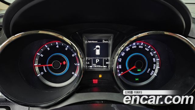 KG Mobility (SsangYong) Tivoli LX 2WD DLX 2015 — фото 8