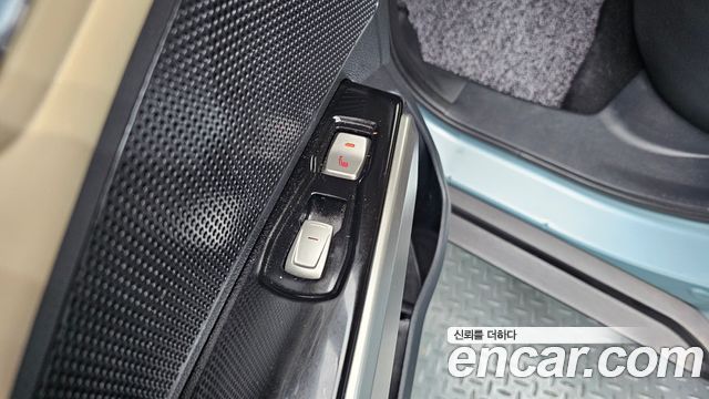 KG Mobility (SsangYong) Tivoli LX 2WD DLX 2015 — фото 20