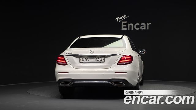 Mercedes-Benz E-Class (W213) E300 AMG Line 2018 — фото 4