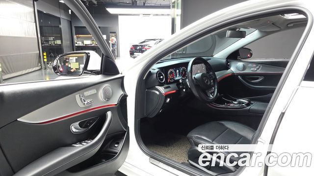 Mercedes-Benz E-Class (W213) E300 AMG Line 2018 — фото 10