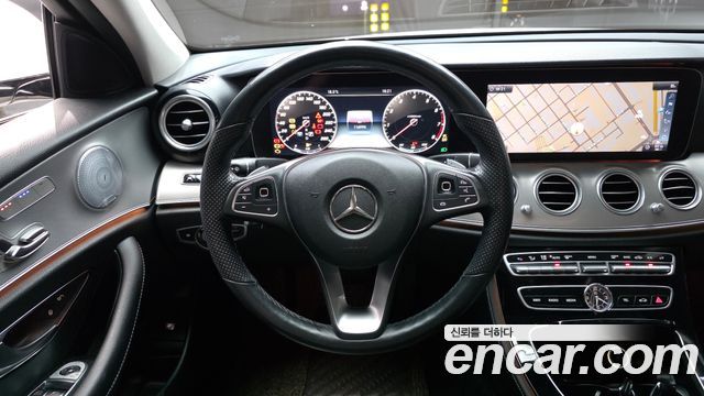 Mercedes-Benz E-Class (W213) E300 AMG Line 2018 — фото 13