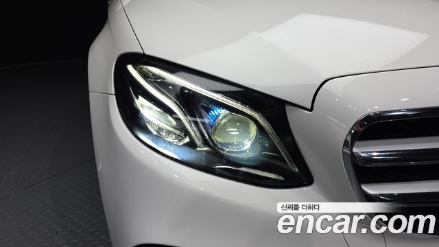 Mercedes-Benz E-Class (W213) E300 AMG Line 2018 — фото 22