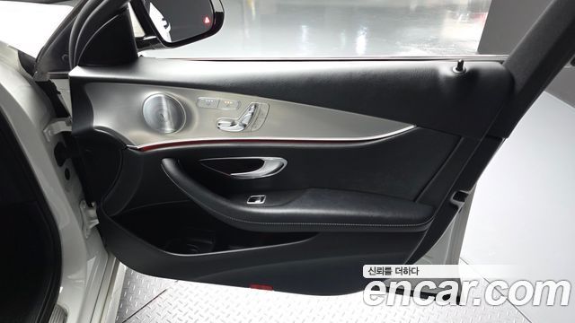 Mercedes-Benz E-Class (W213) E300 AMG Line 2018 — фото 24