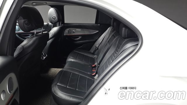 Mercedes-Benz E-Class (W213) E300 AMG Line 2018 — фото 26