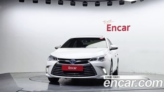 Toyota Camry Hybrid XLE 2017 — фото 3