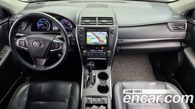 Toyota Camry Hybrid XLE 2017 — фото 7