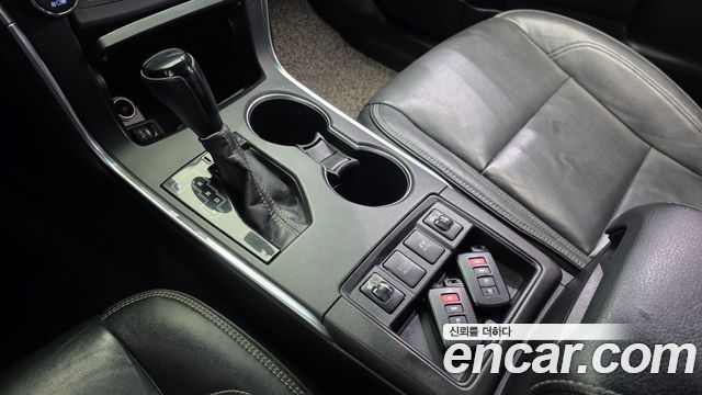 Toyota Camry Hybrid XLE 2017 — фото 9