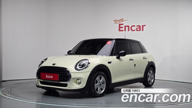 MINI Cooper 5Door Standard 3rd