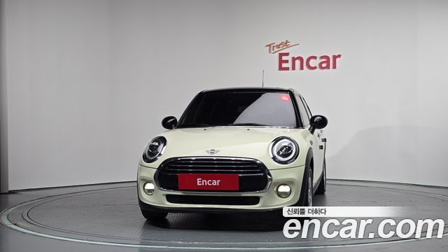 MINI Cooper 5Door Standard 3rd 2019 — фото 3