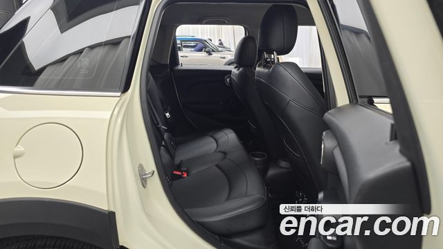 MINI Cooper 5Door Standard 3rd 2019 — фото 11